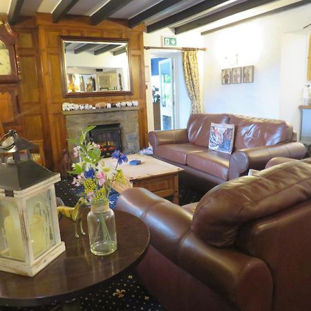 Ganton Greyhound Inn Buitenkant foto
