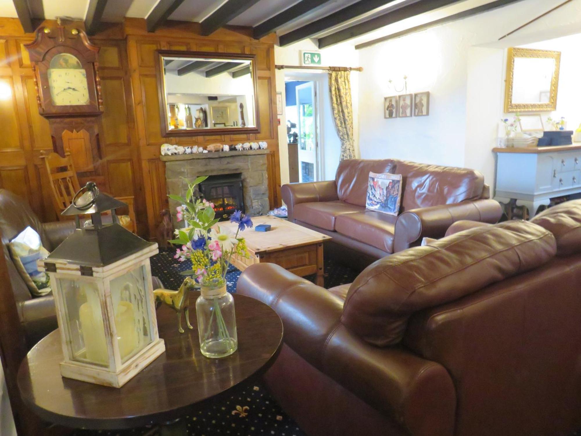 Ganton Greyhound Inn Buitenkant foto