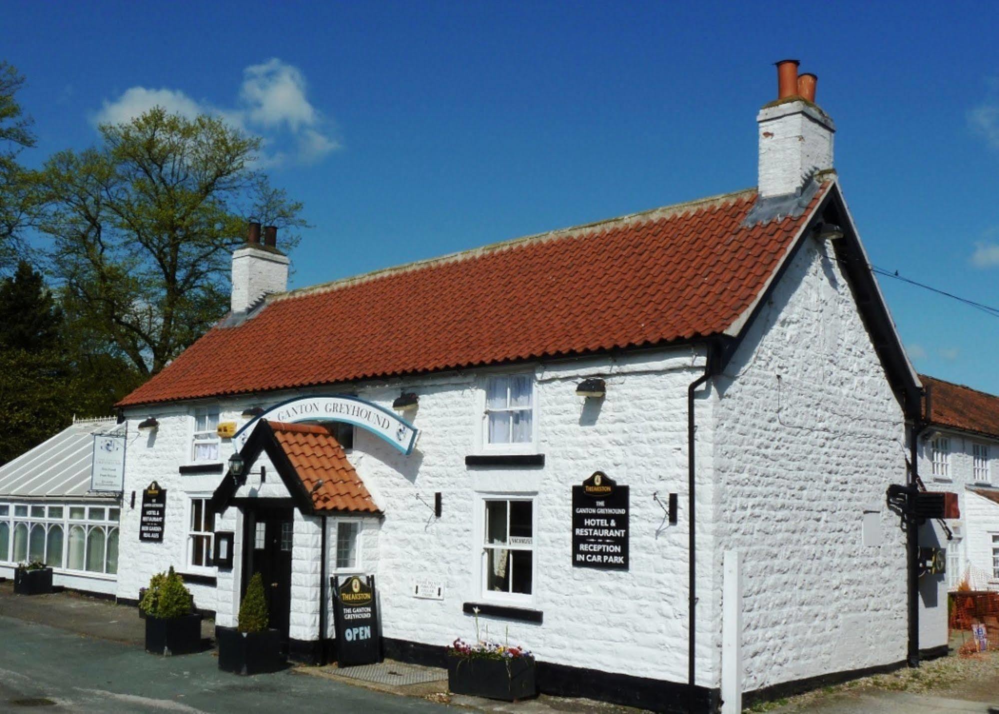 Ganton Greyhound Inn Buitenkant foto